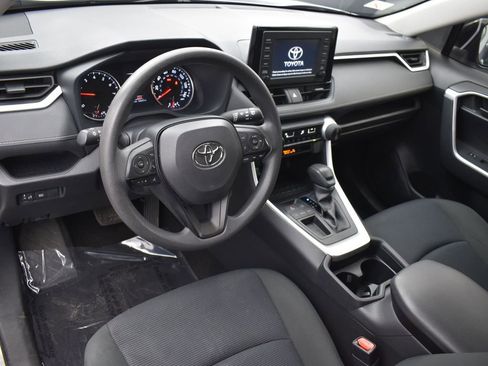 Used 2019 Toyota RAV4 LE w/ Carpet Mat Package image 12