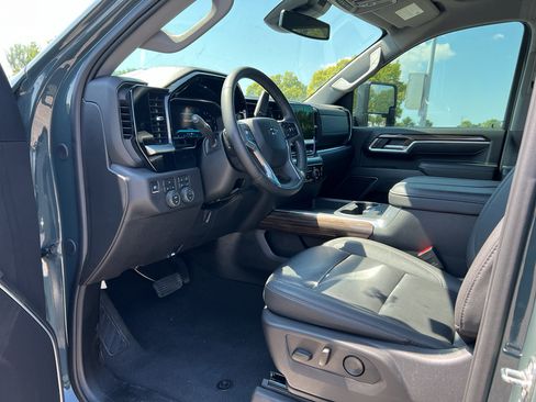 Used 2026 Chevrolet Silverado 2500 LT w/ Trail Boss Package AWD/4WD image 9