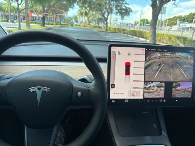 Used 2022 Tesla Model Y Long Range AWD/4WD image 19
