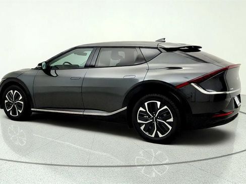 Used 2022 Kia EV6 Wind RWD image 7