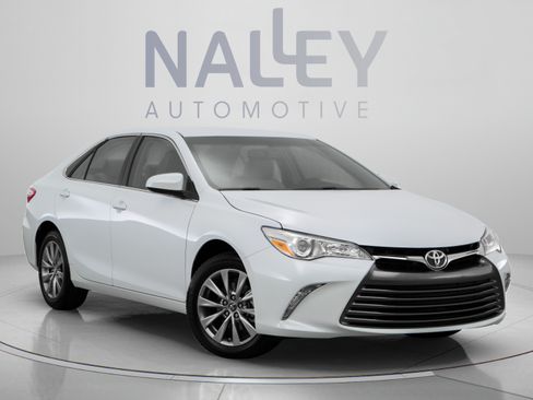 Used 2017 Toyota Camry SE FWD image 6