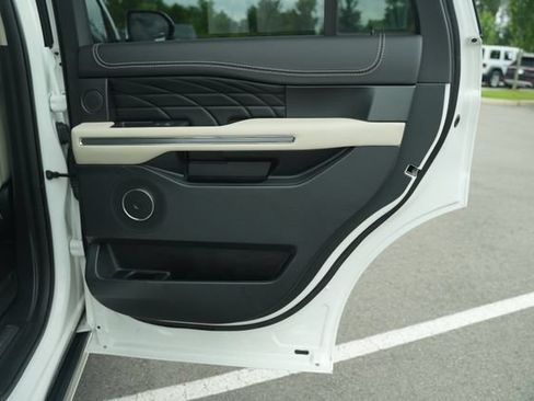 Used 2020 Ford Expedition Platinum AWD/4WD image 24