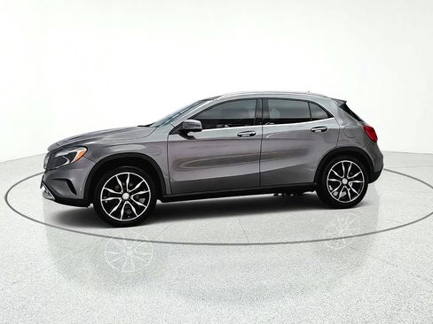 Used 2017 Mercedes-Benz GLA 250 4MATIC image 4