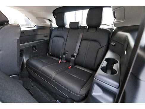 Certified 2025 MAZDA CX-90 3.3 Turbo w/ Preferred Package image 13