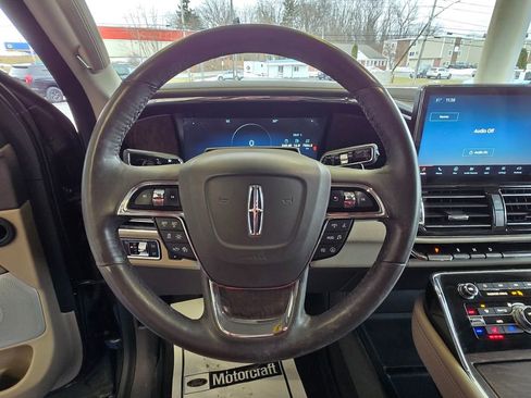 Used 2022 Lincoln Navigator Reserve image 14