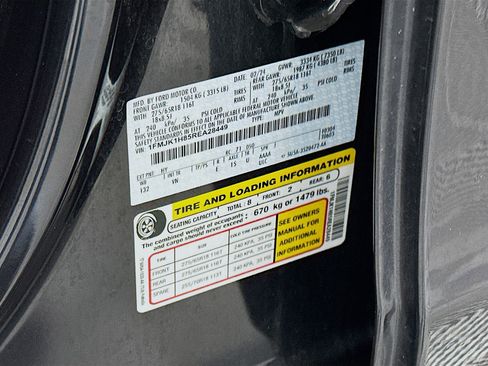 Used 2024 Ford Expedition Max XLT image 12