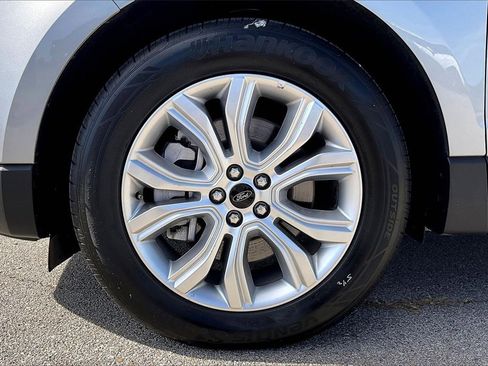 Used 2024 Ford Edge Titanium image 5