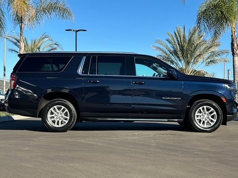 Used 2024 Chevrolet Suburban LT image 3