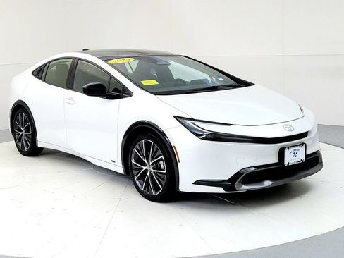 Used 2023 Toyota Prius Limited w/ Limited Premium Package AWD/4WD image 7