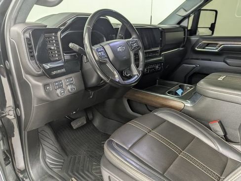 Used 2024 Chevrolet Silverado 3500 High Country w/ Technology Package AWD/4WD image 17