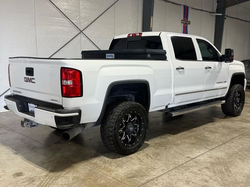 Used 2016 GMC Sierra 2500 Denali w/ Duramax Plus Package image 8