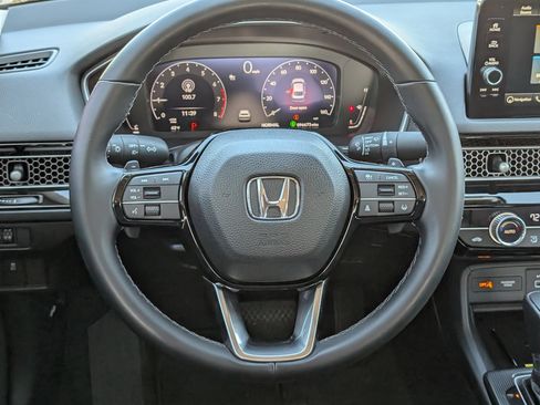 Used 2022 Honda Civic Touring image 12