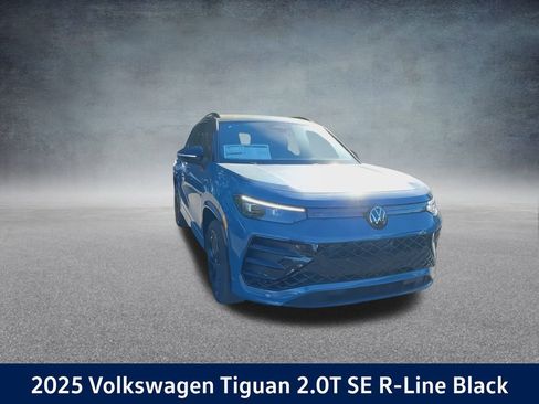 New 2025 Volkswagen Tiguan SE R-Line image 4