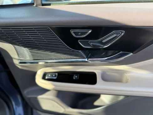 Used 2022 Lincoln Corsair AWD w/ Equipment Group 101A image 23