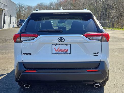Used 2019 Toyota RAV4 XLE w/ Convenience Package image 5