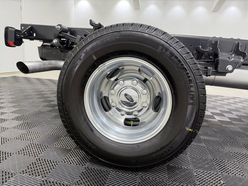 New 2025 Ford F350 XLT w/ XLT Value Package image 28