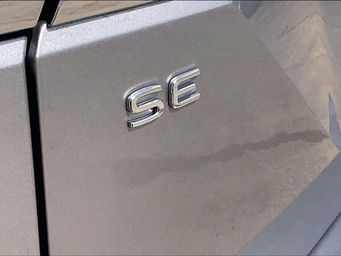 Used 2024 Volkswagen Atlas SE image 10