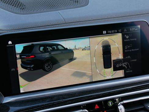Used 2022 BMW X7 M50i AWD/4WD image 33