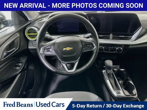 Used 2025 Chevrolet Trax LT w/ Driver Confidence Package FWD image 27