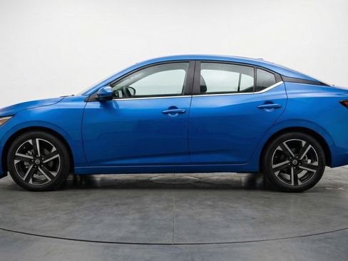 Used 2025 Nissan Sentra SV FWD image 5