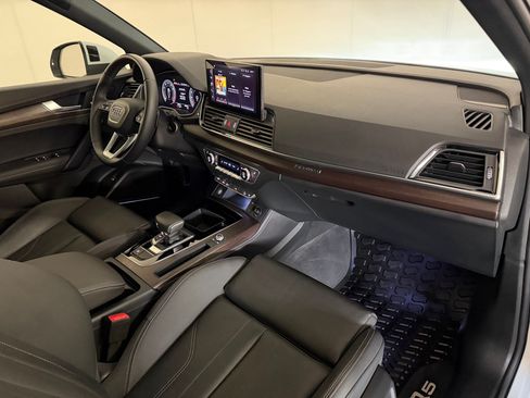 Used 2024 Audi Q5 2.0T Premium Plus w/ Premium Plus Package AWD/4WD image 33