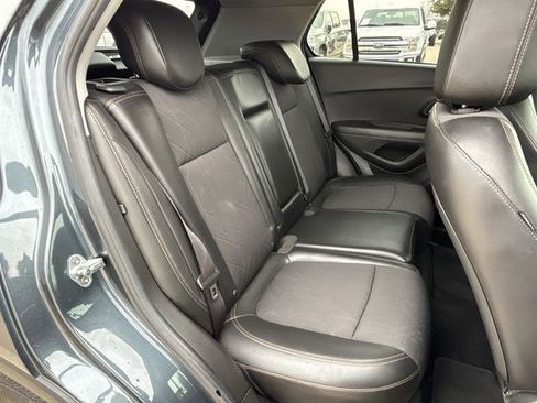 Used 2021 Chevrolet Trax LT image 28