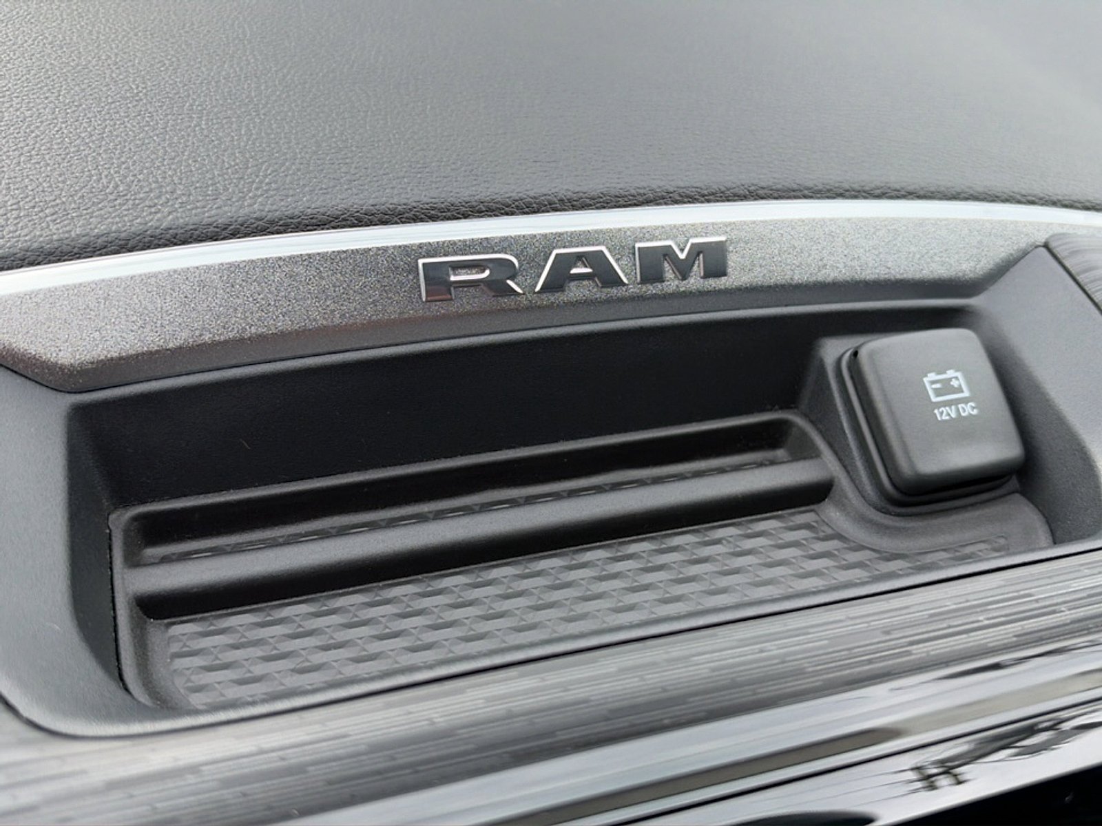 Used 2023 RAM 1500 Laramie AWD/4WD image 36