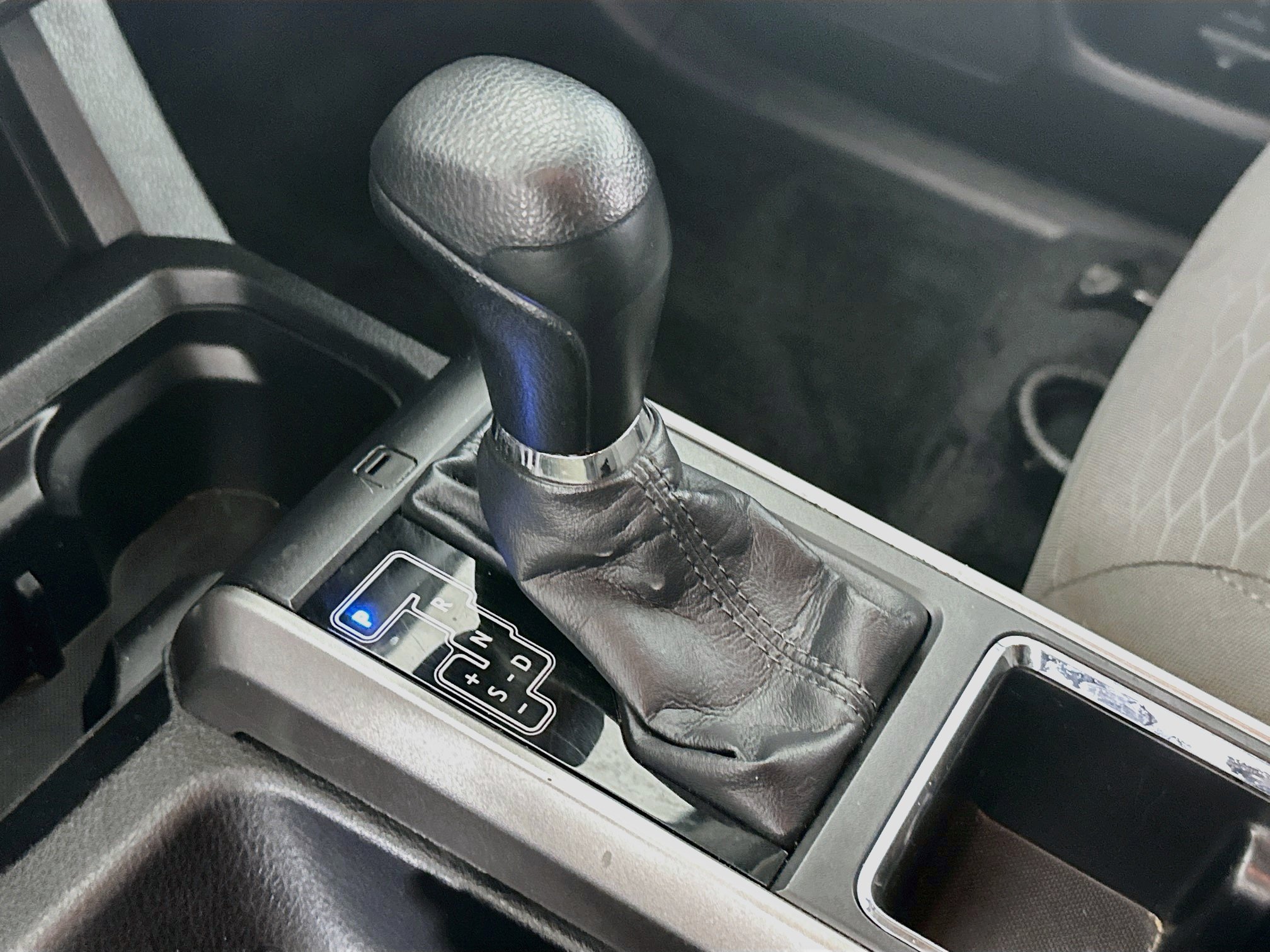 Used 2016 Toyota Tacoma SR5 w/ Towing Package RWD image 24