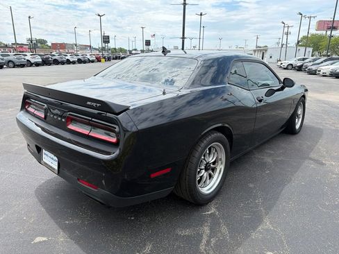 Used 2016 Dodge Challenger SRT Hellcat RWD image 5