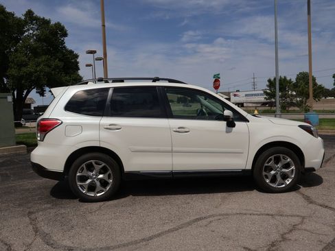 Used 2018 Subaru Forester 2.5i Touring w/ Popular Package #3B AWD/4WD image 13