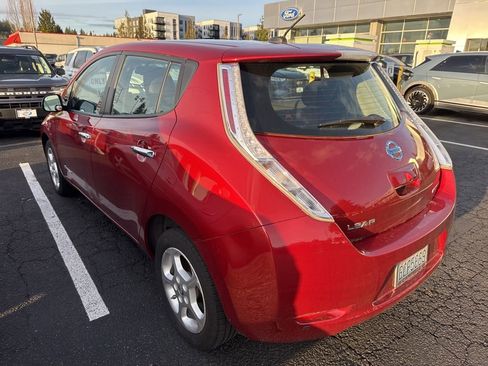 Used 2015 Nissan Leaf SV w/ LED & Quick Charge Package image 2