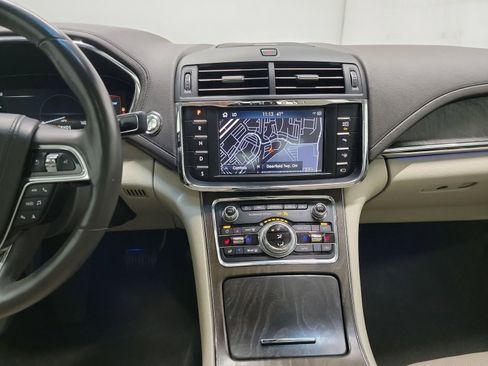 Used 2019 Lincoln Continental Reserve image 20