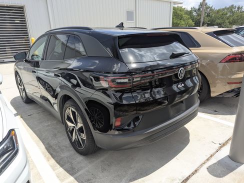 Used 2023 Volkswagen ID.4 S image 4