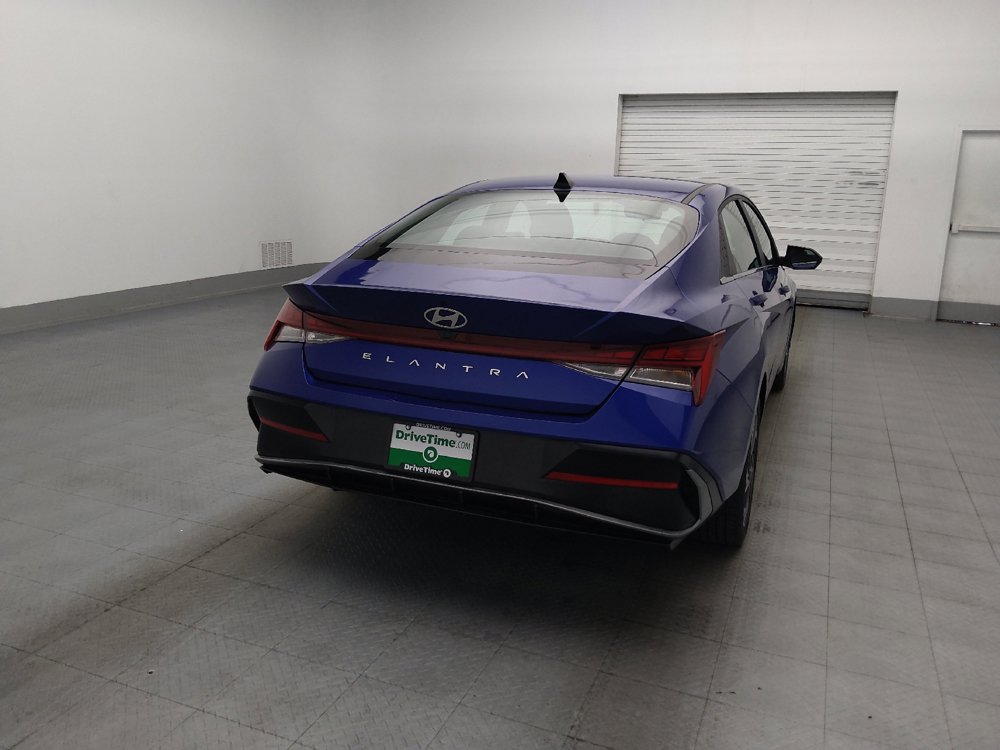 Used 2025 Hyundai Elantra SEL FWD image 7