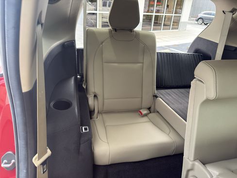 Certified 2019 Acura MDX FWD w/ Technology Package image 9