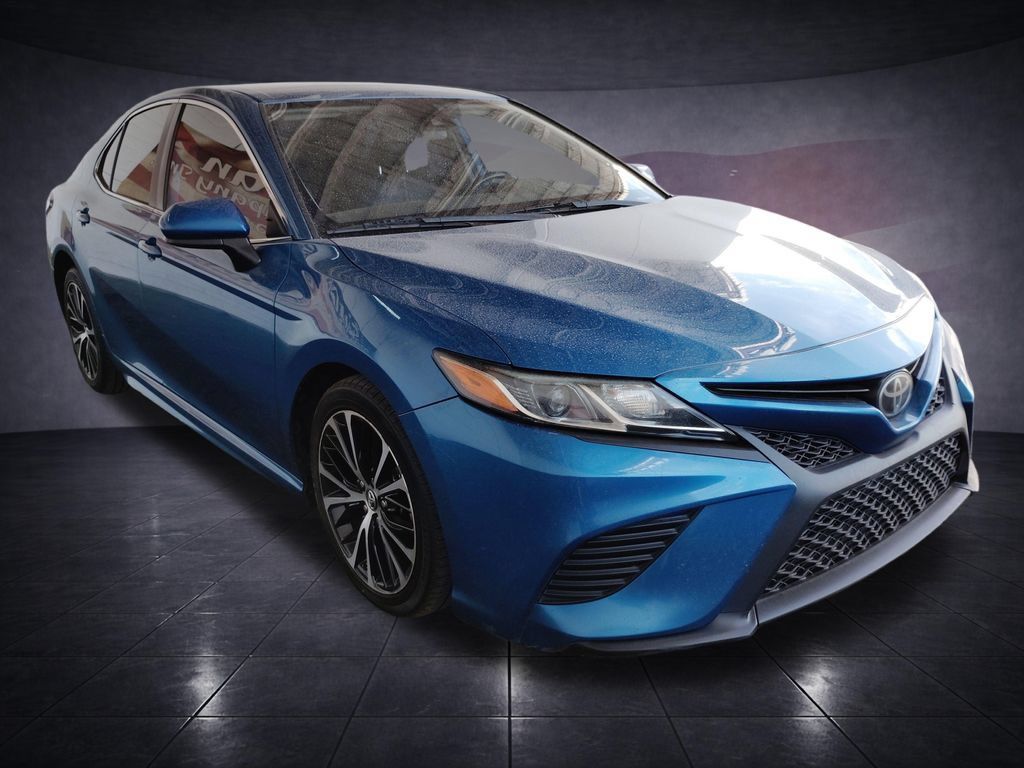 Used 2019 Toyota Camry SE w/ Carpet Mat Package FWD image 7
