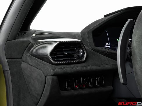 Used 2022 Lamborghini Huracan STO image 35