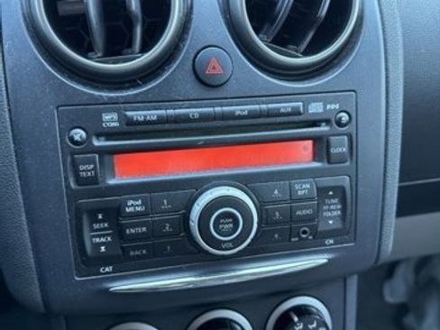 Used 2012 Nissan Rogue S image 7