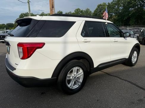 Certified 2023 Ford Explorer XLT w/ Equipment Group 202A AWD/4WD image 3