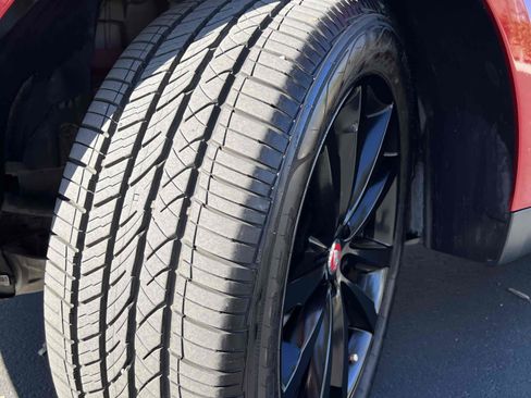 Used 2019 Jaguar F-PACE Prestige image 16