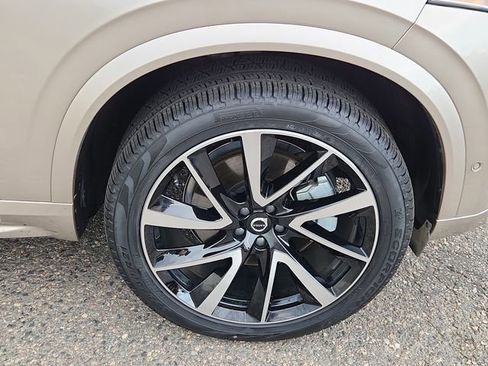 Certified 2024 Volvo XC90 B6 Plus w/ Protection Package Premier image 18