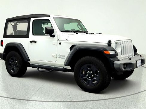 Used 2018 Jeep Wrangler Sport AWD/4WD image 3
