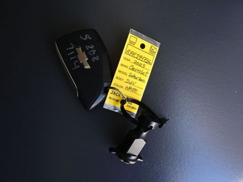 Used 2023 Chevrolet Suburban Premier image 22