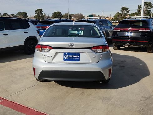 Used 2023 Toyota Corolla LE image 6