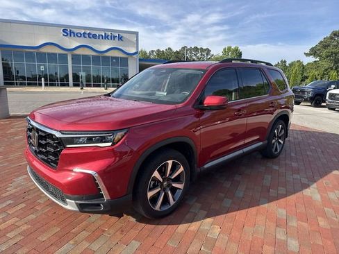 Certified 2025 Honda Pilot Elite image 4
