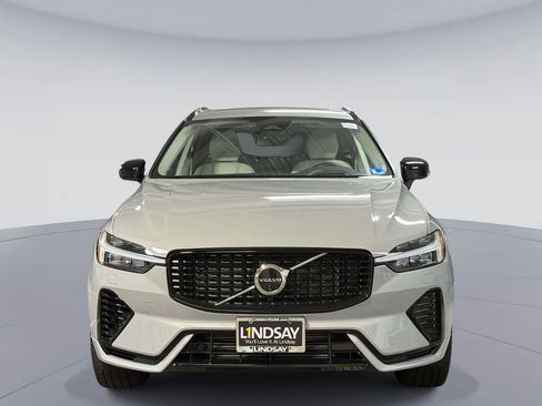Used 2025 Volvo XC60 T8 Ultra w/ Protection Package Premier AWD/4WD image 8
