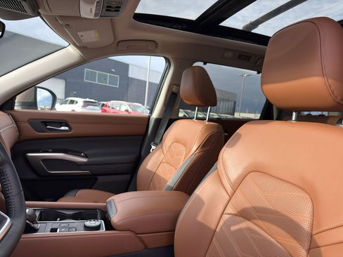 Certified 2025 Nissan Pathfinder Platinum w/ Cargo Package image 26