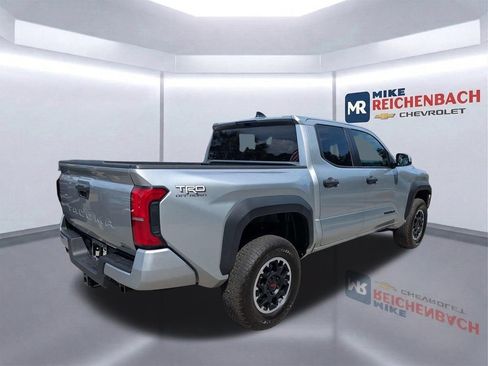 Used 2024 Toyota Tacoma TRD Off-Road AWD/4WD image 4