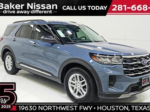 Used 2025 Ford Explorer Active RWD image 1