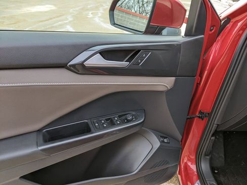 Certified 2023 Volkswagen Taos SEL image 10